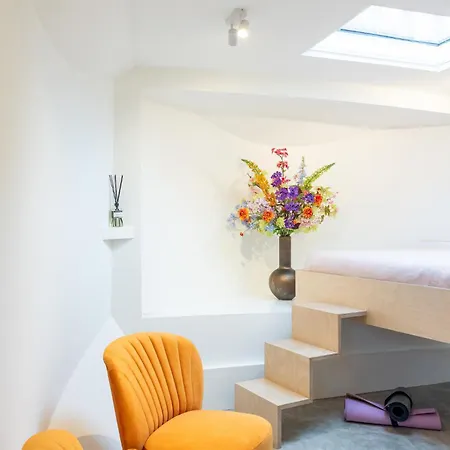 Πανσιόν Boat - A Unique Houseboat In