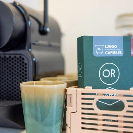 Πανσιόν Boat - A Unique Houseboat In